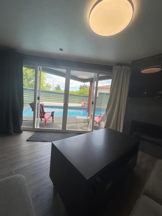 ויקטוריה Tranquil Oasis 2 Bedroom Suite With Pool View מראה חיצוני תמונה